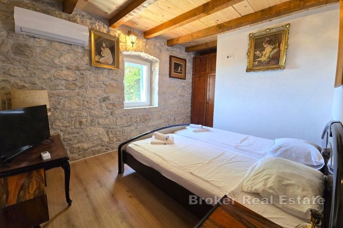 Image No.7-8 Bed Villa for sale