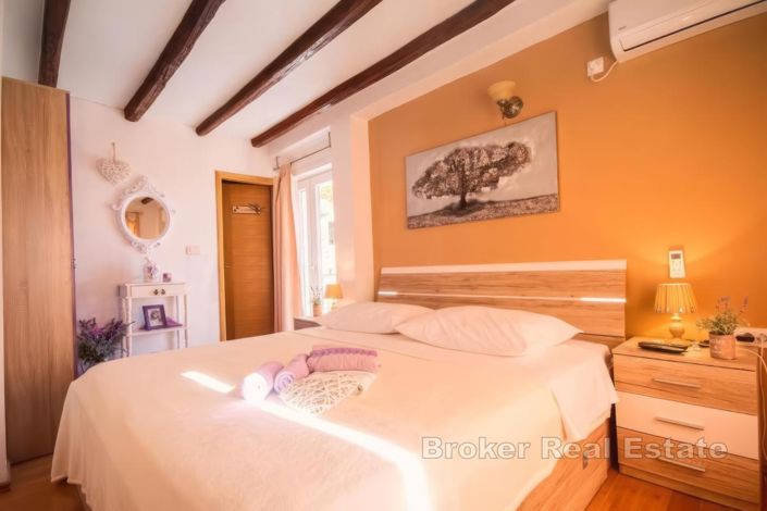 Image No.8-8 Bed Villa for sale