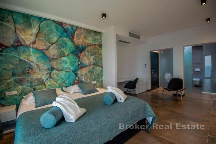 Image No.10-4 Bed Villa for sale