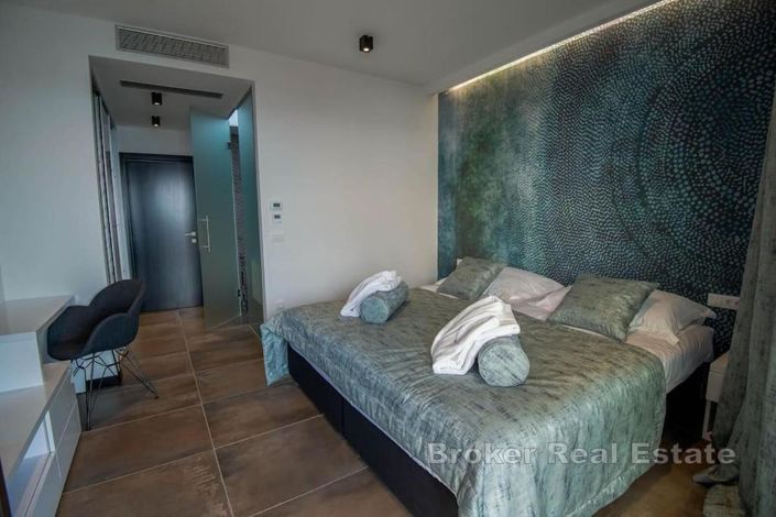 Image No.12-4 Bed Villa for sale