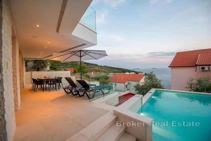 Image No.2-4 Bed Villa for sale