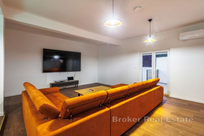 Image No.12-Villa de 7 chambres à vendre à Rogoznica