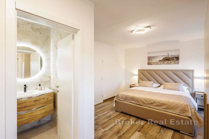 Image No.15-Villa de 7 chambres à vendre à Rogoznica