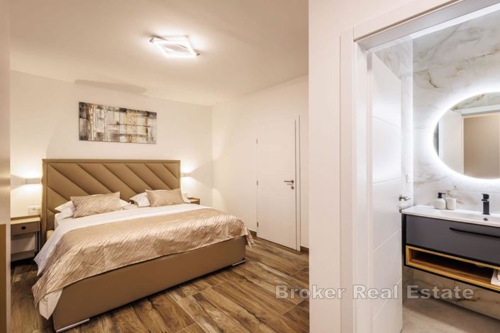 Image No.16-Villa de 7 chambres à vendre à Rogoznica