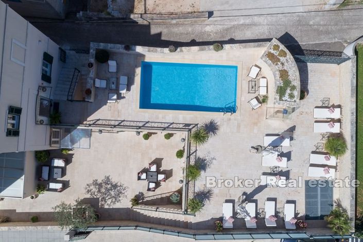 Image No.12-9 Bed Villa for sale