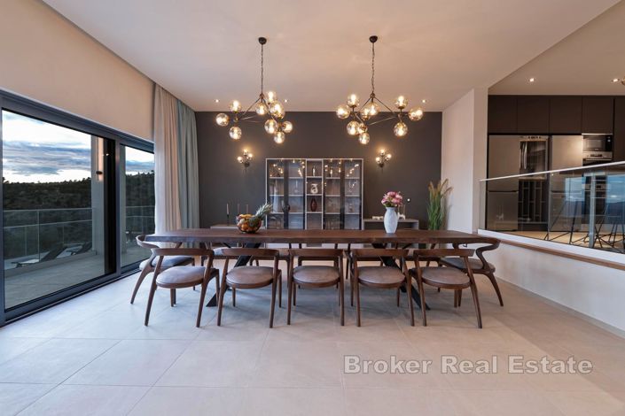 Image No.11-6 Bed Villa for sale