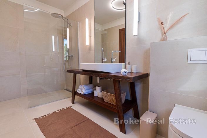 Image No.16-6 Bed Villa for sale