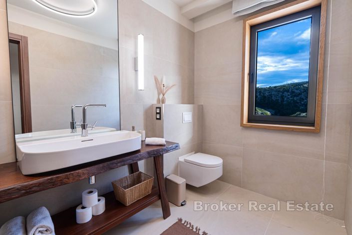 Image No.19-6 Bed Villa for sale