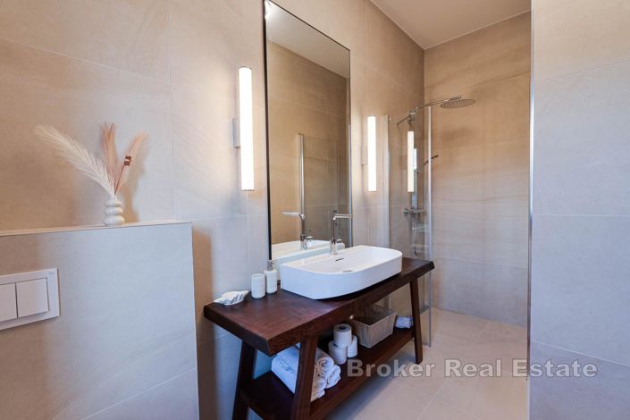 Image No.22-6 Bed Villa for sale