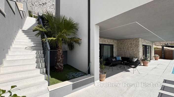 Image No.17-Villa de 8 chambres à vendre à Makarska