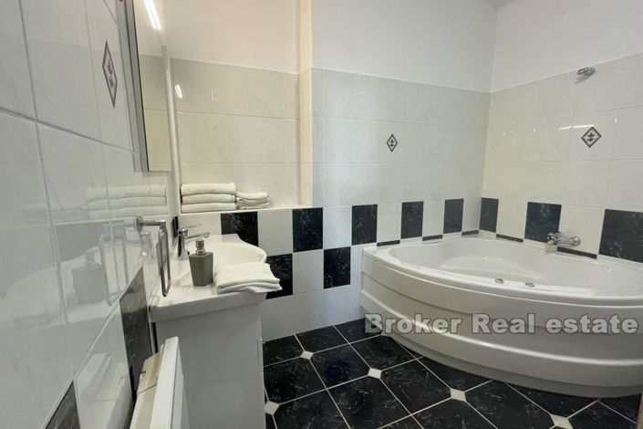 Image No.16-Villa de 15 chambres à vendre à Split