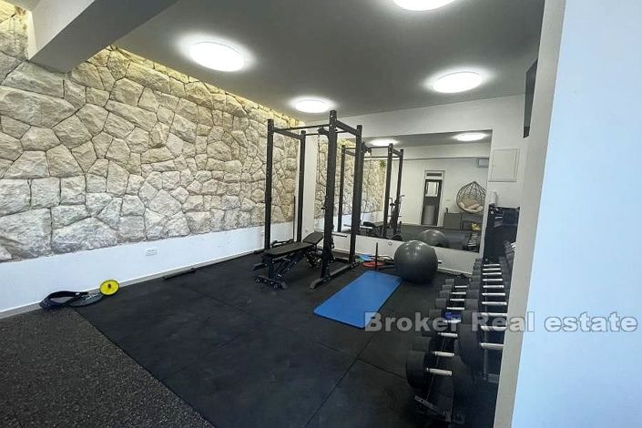 Image No.10-12 Bed Villa for sale