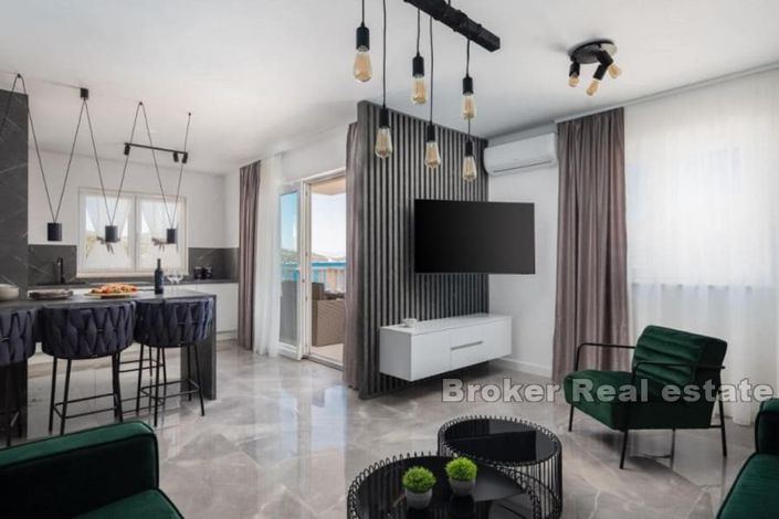 Image No.13-12 Bed Villa for sale