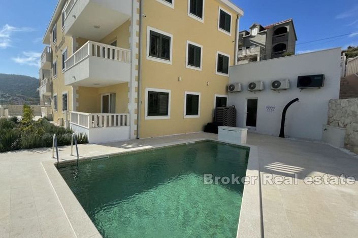 Image No.5-12 Bed Villa for sale