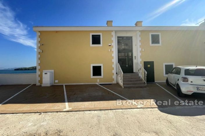 Image No.8-12 Bed Villa for sale