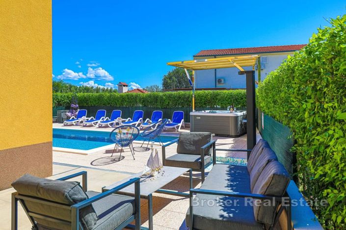 Image No.13-Villa de 5 chambres à vendre à Kaštel Lukšic