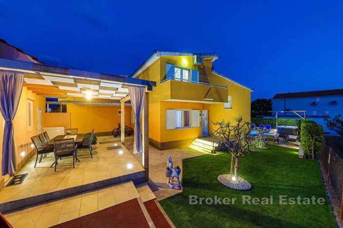 Image No.16-Villa de 5 chambres à vendre à Kaštel Lukšic