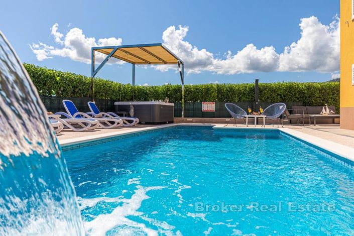 Image No.4-Villa de 5 chambres à vendre à Kaštel Lukšic