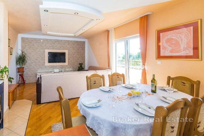 Image No.7-Villa de 5 chambres à vendre à Kaštel Lukšic