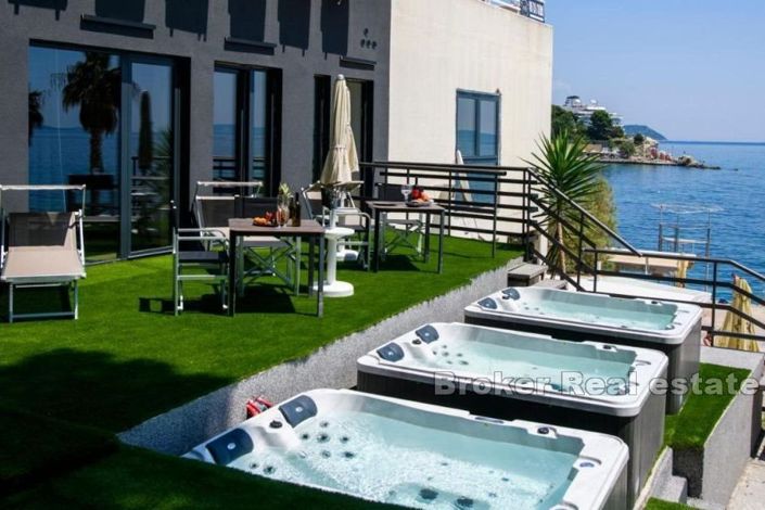 Image No.10-9 Bed Apartment for sale