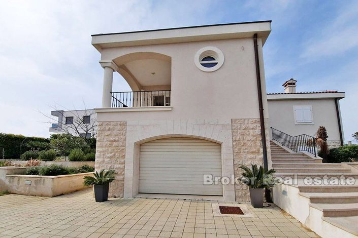 Image No.2-3 Bed Villa for sale