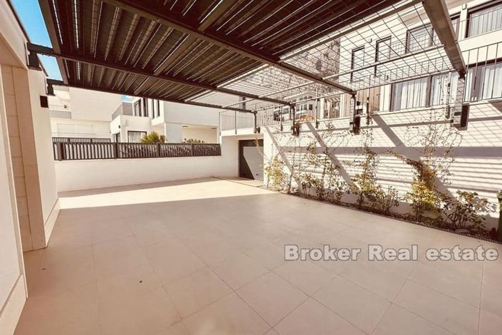 Image No.20-Villa de 4 chambres à vendre à Makarska