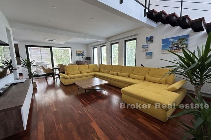 Image No.3-Villa de 4 chambres à vendre à Makarska