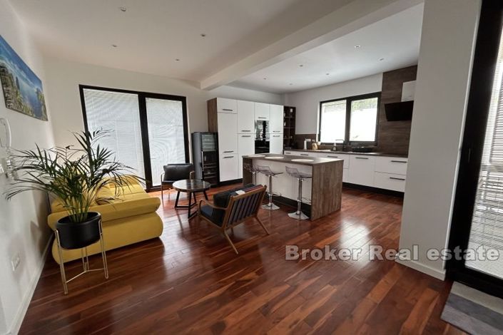 Image No.4-Villa de 4 chambres à vendre à Makarska