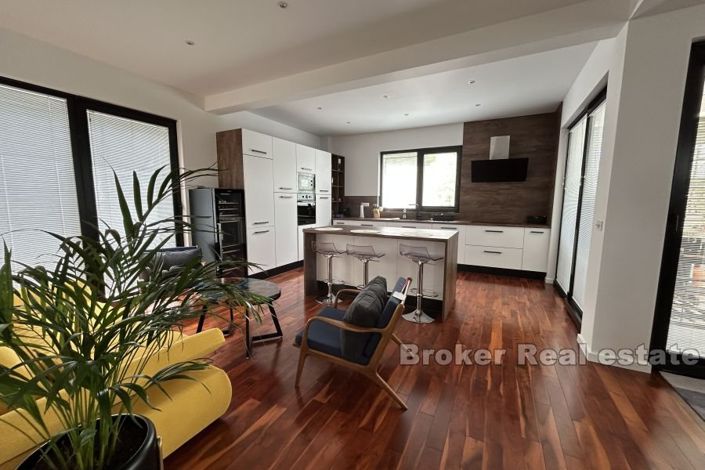 Image No.5-Villa de 4 chambres à vendre à Makarska