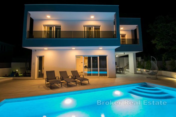 Image No.12-3 Bed Villa for sale