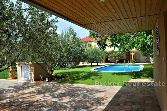 Image No.3-11 Bed Villa for sale