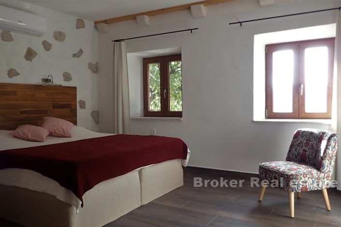 Image No.10-6 Bed Villa for sale