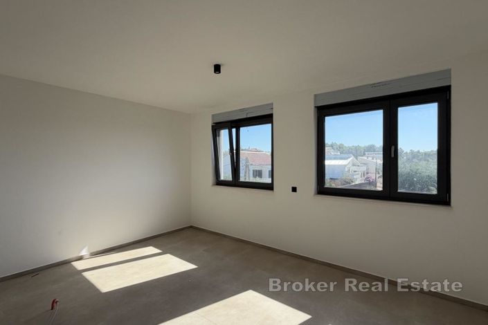 Image No.16-4 Bed Apartment for sale
