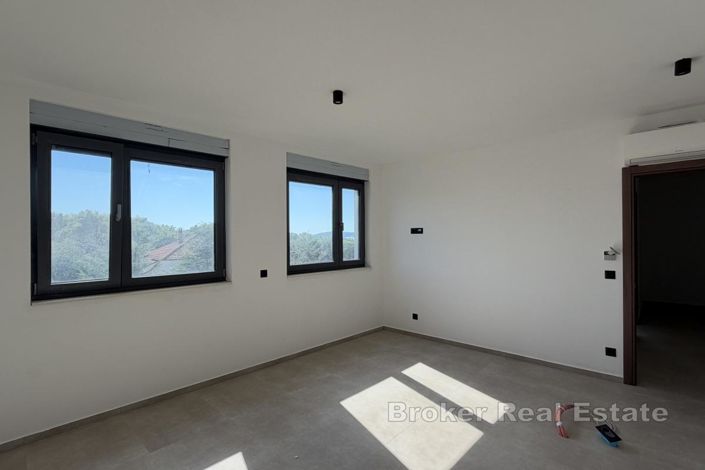 Image No.17-4 Bed Apartment for sale