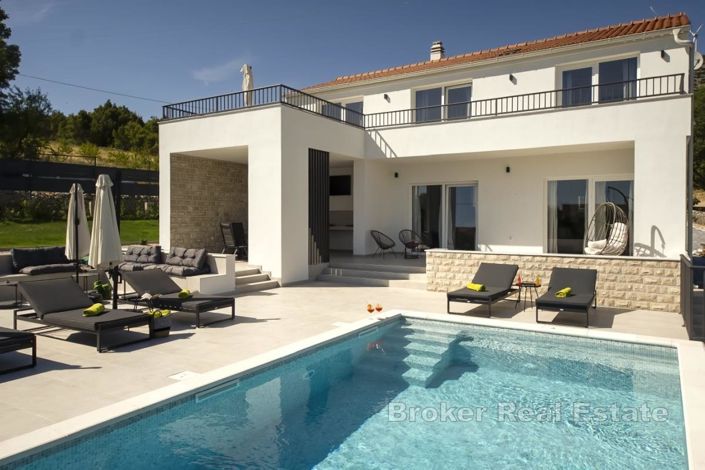 Image No.3-3 Bed Villa for sale