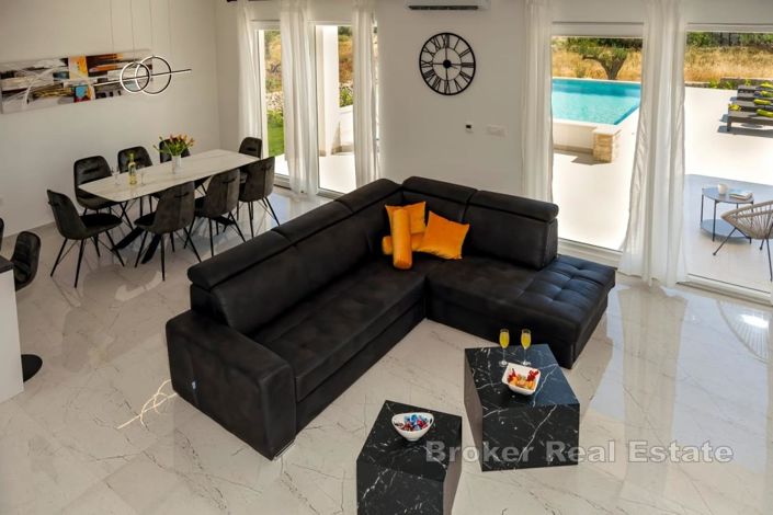 Image No.8-3 Bed Villa for sale