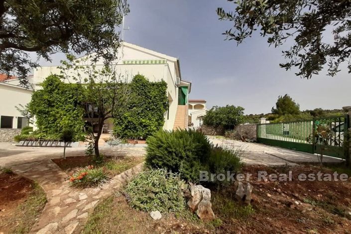 Image No.2-4 Bed Villa for sale