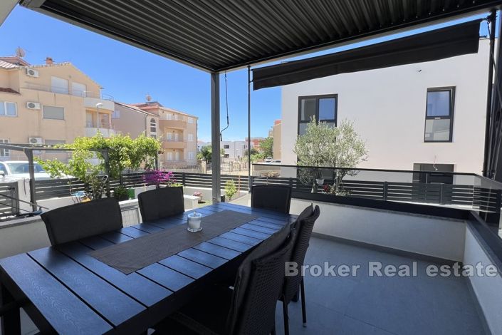 Image No.3-8 Bed Villa for sale