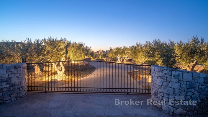 Image No.19-2 Bed Villa for sale