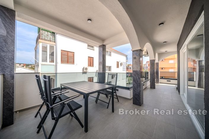 Image No.6-10 Bed Villa for sale