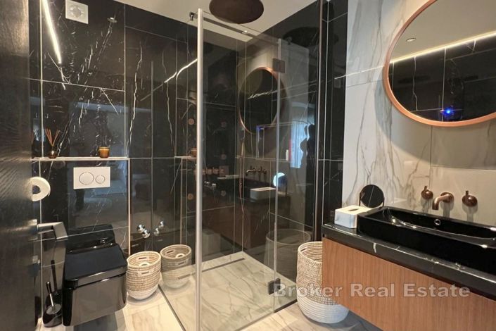 Image No.17-4 Bed Villa for sale