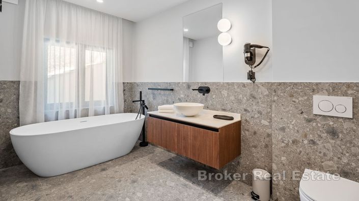 Image No.12-Villa de 11 chambres à vendre à Omiš