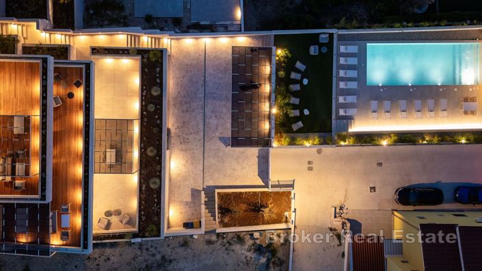 Image No.20-Villa de 11 chambres à vendre à Omiš