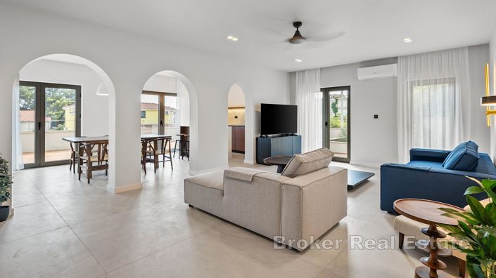 Image No.6-Villa de 11 chambres à vendre à Omiš