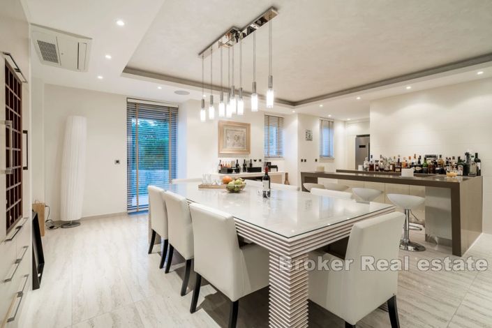 Image No.3-5 Bed Villa for sale