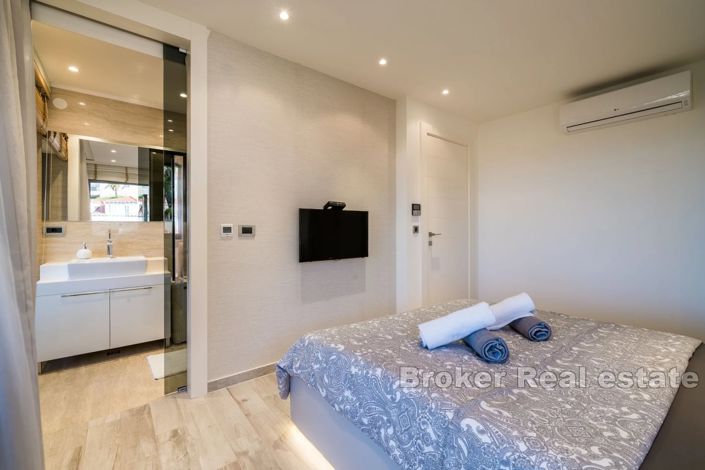 Image No.7-5 Bed Villa for sale