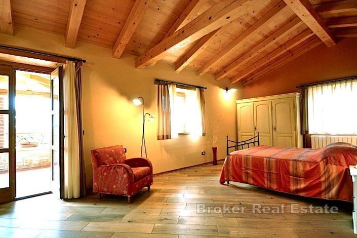 Image No.6-4 Bed Villa for sale