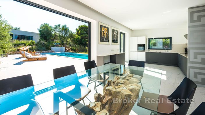 Image No.15-4 Bed Villa for sale