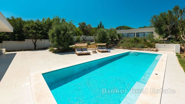 Image No.4-4 Bed Villa for sale