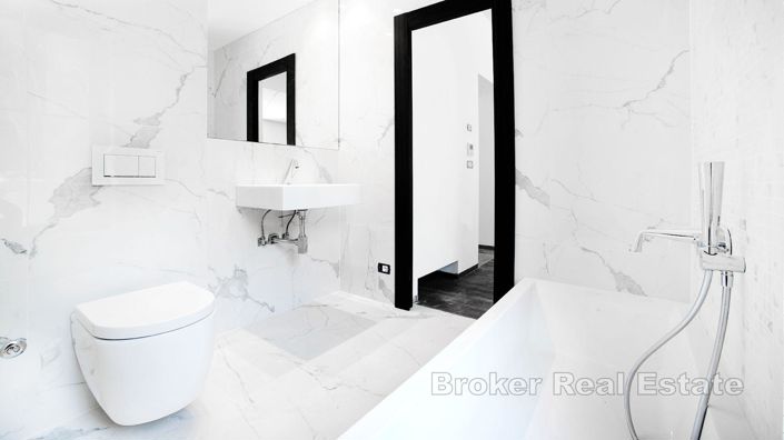 Image No.5-4 Bed Villa for sale